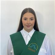 No soy profesora, me encargo de que el niño haga sus tareas, le ayudo, le explico, etc.